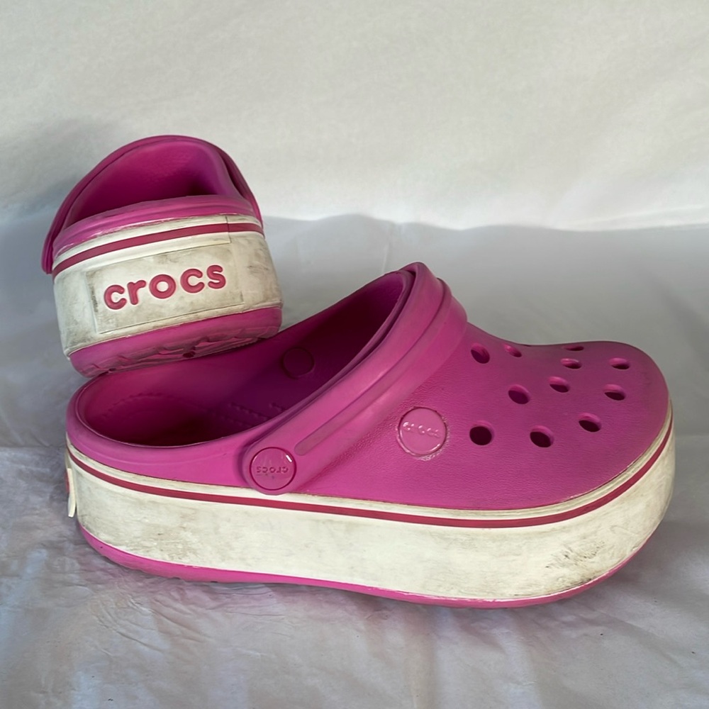 Crocs platform iconic comfort pink‎ and white size 2 women’s 4